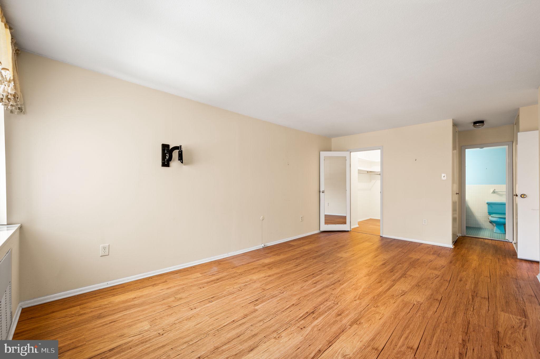 7301 Coventry Ave #204