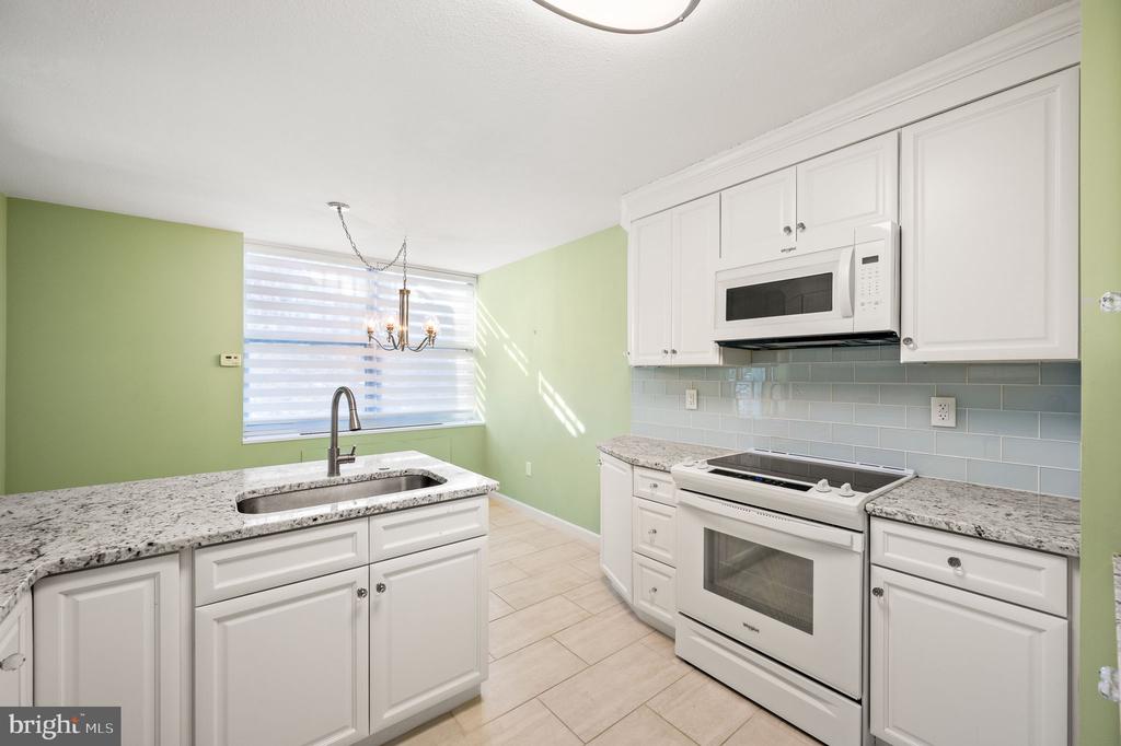 7301 Coventry Ave #204