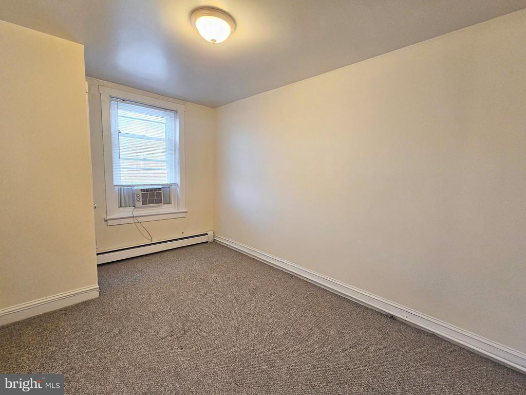 1053 MARKEE TER