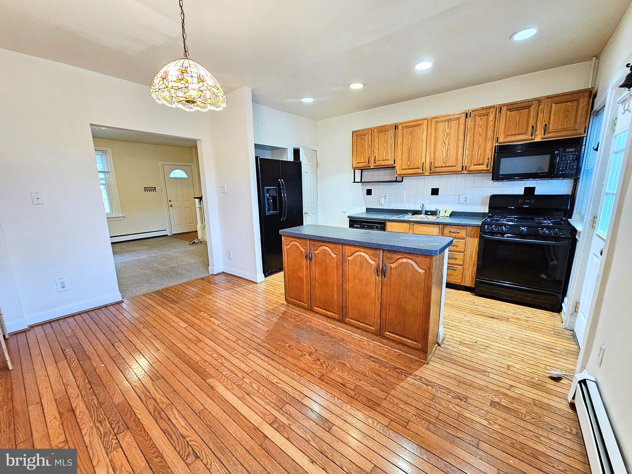 1053 MARKEE TER