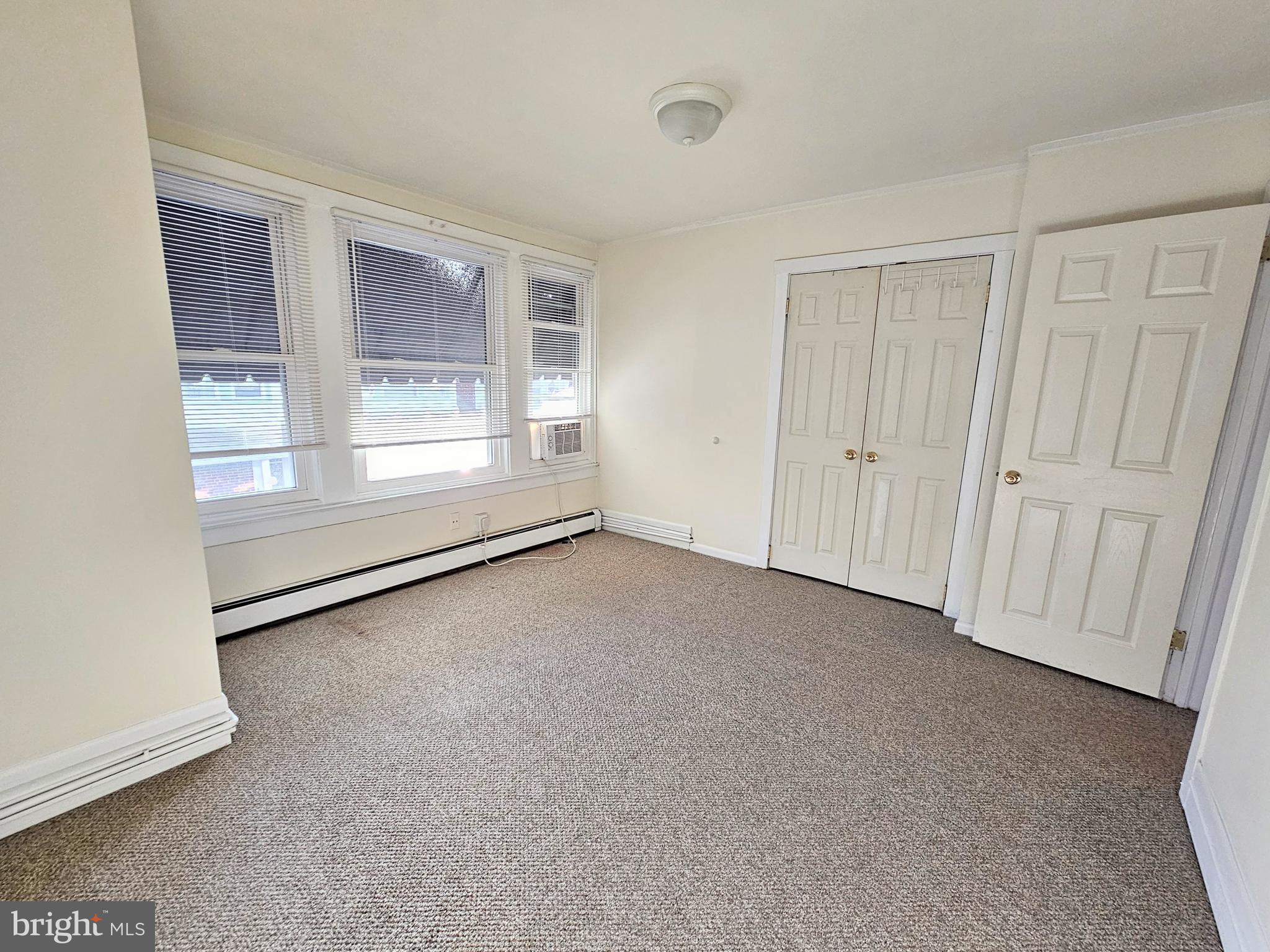 1053 MARKEE TER