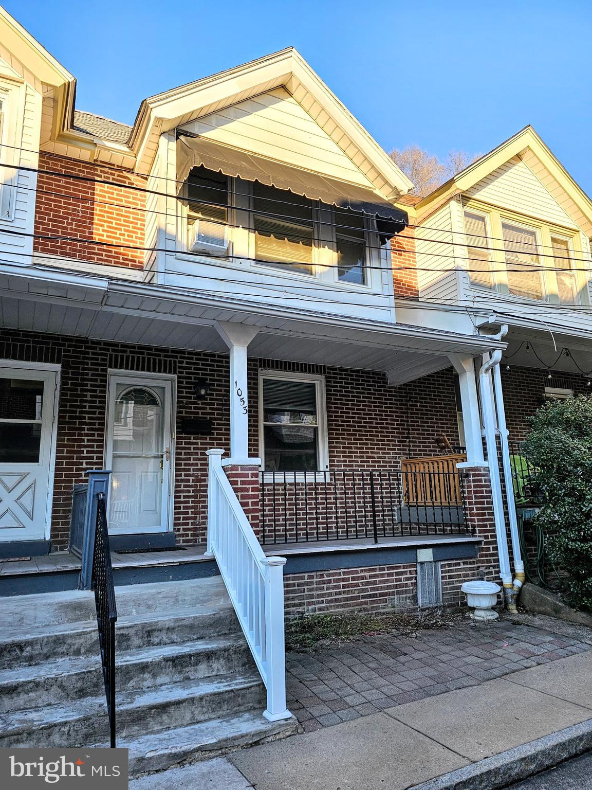 1053 MARKEE TER