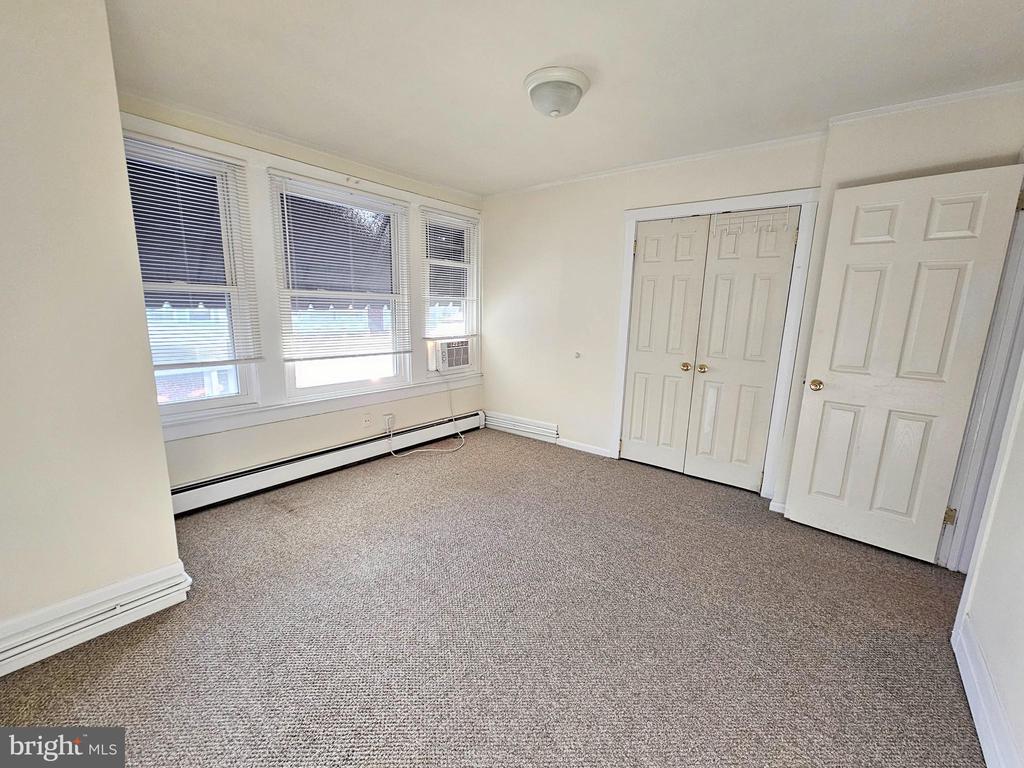 1053 MARKEE TER