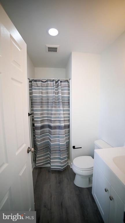 37 Village Dr
