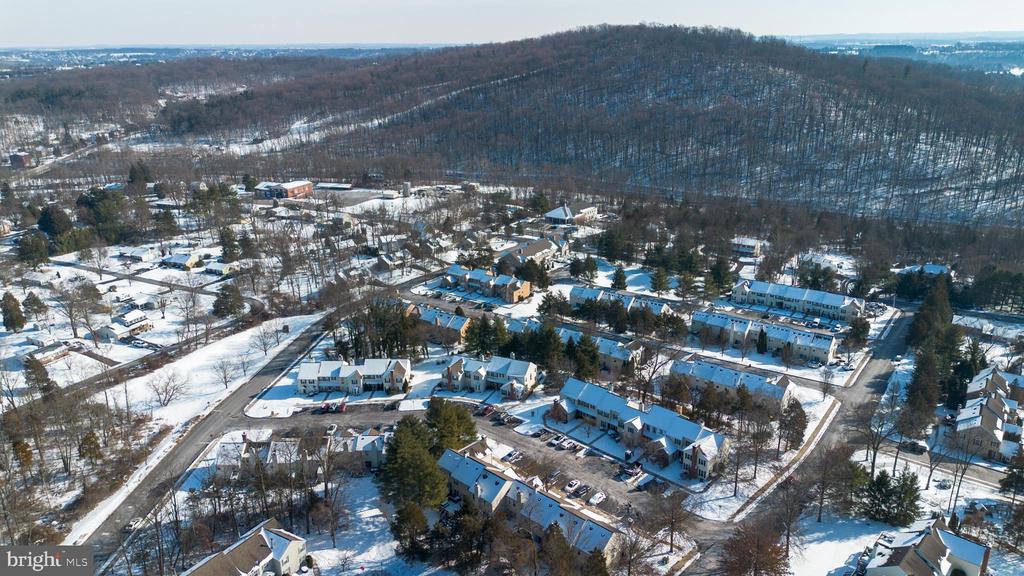 37 Village Dr