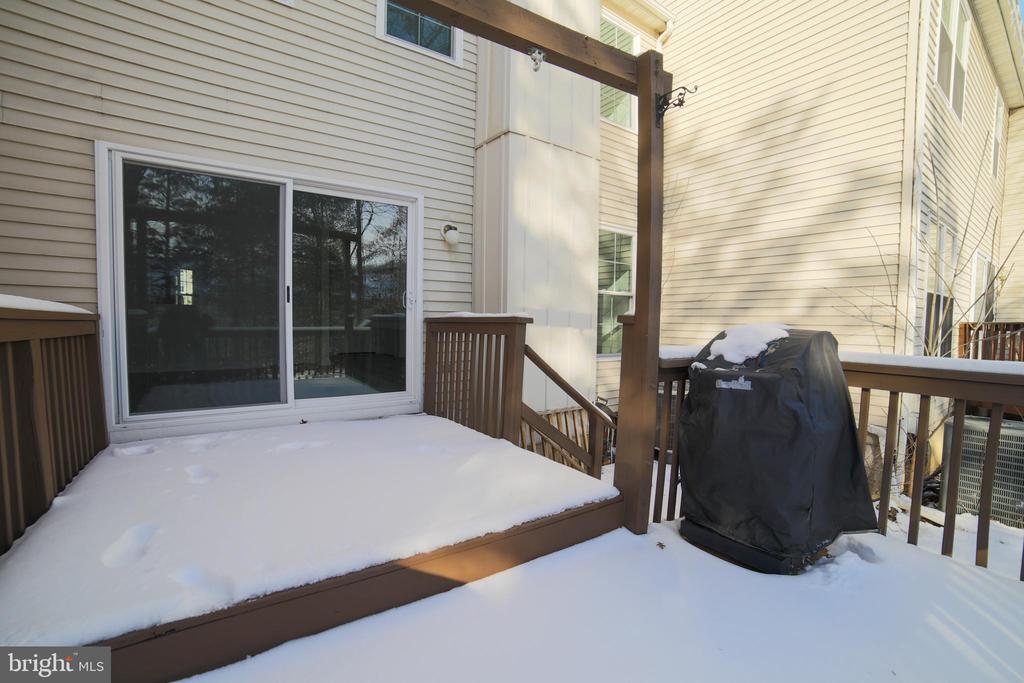 37 Village Dr