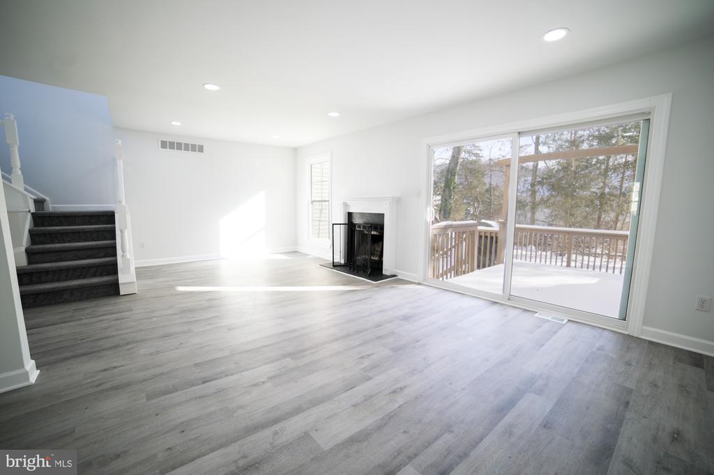 37 Village Dr