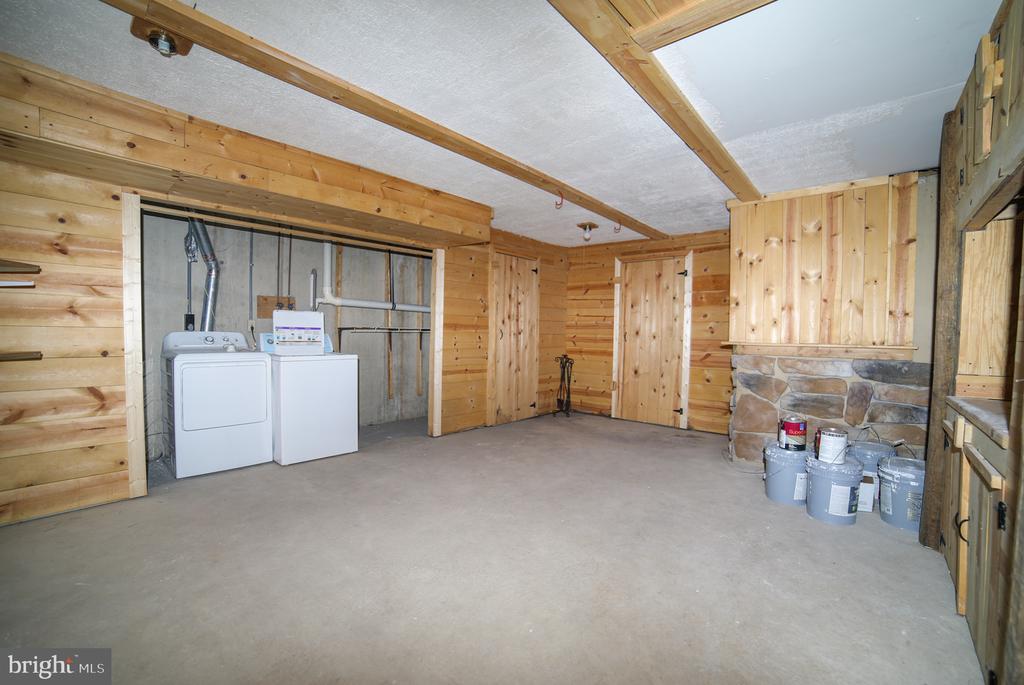 37 Village Dr