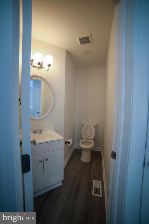 37 Village Dr