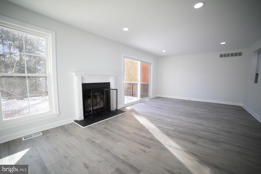 37 Village Dr