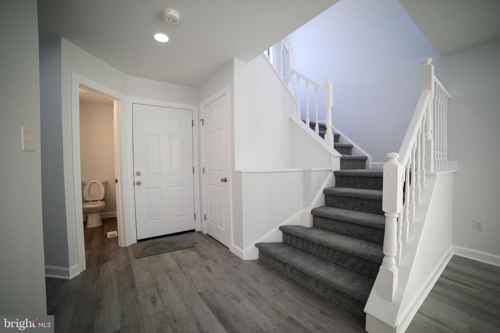 37 Village Dr