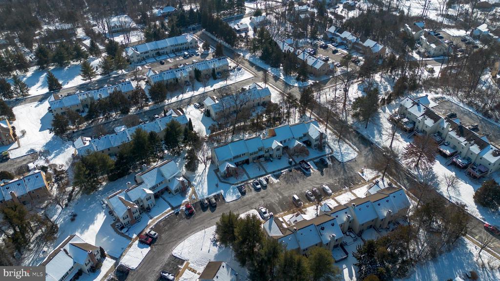 37 Village Dr