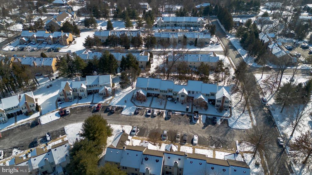 37 Village Dr