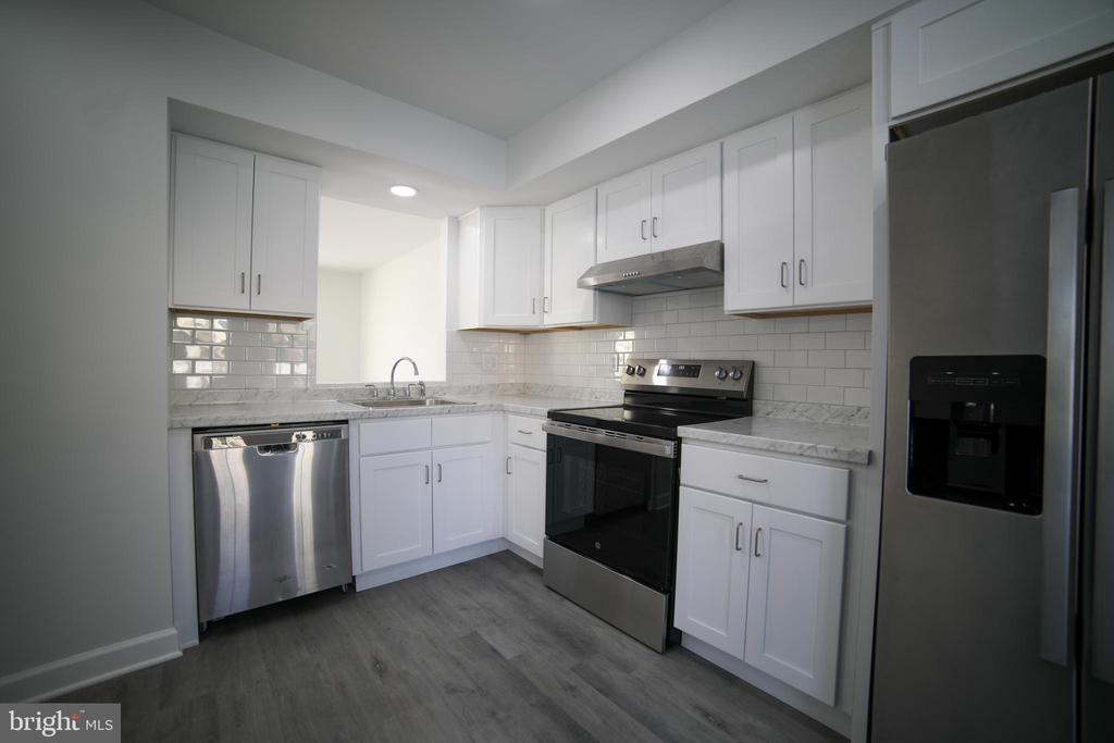37 Village Dr