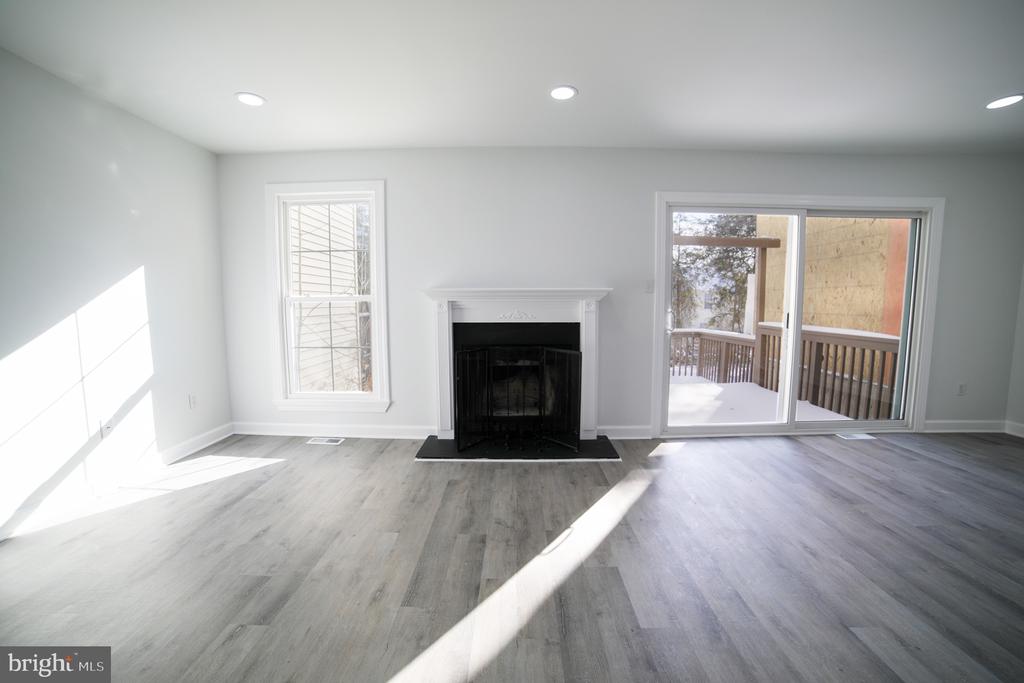 37 Village Dr