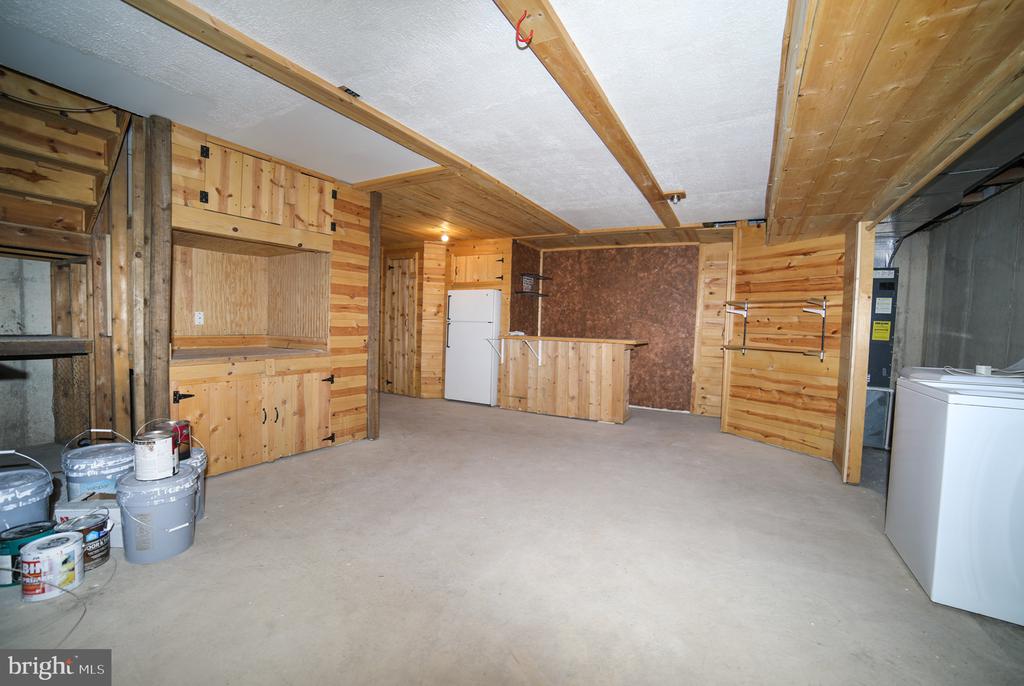 37 Village Dr