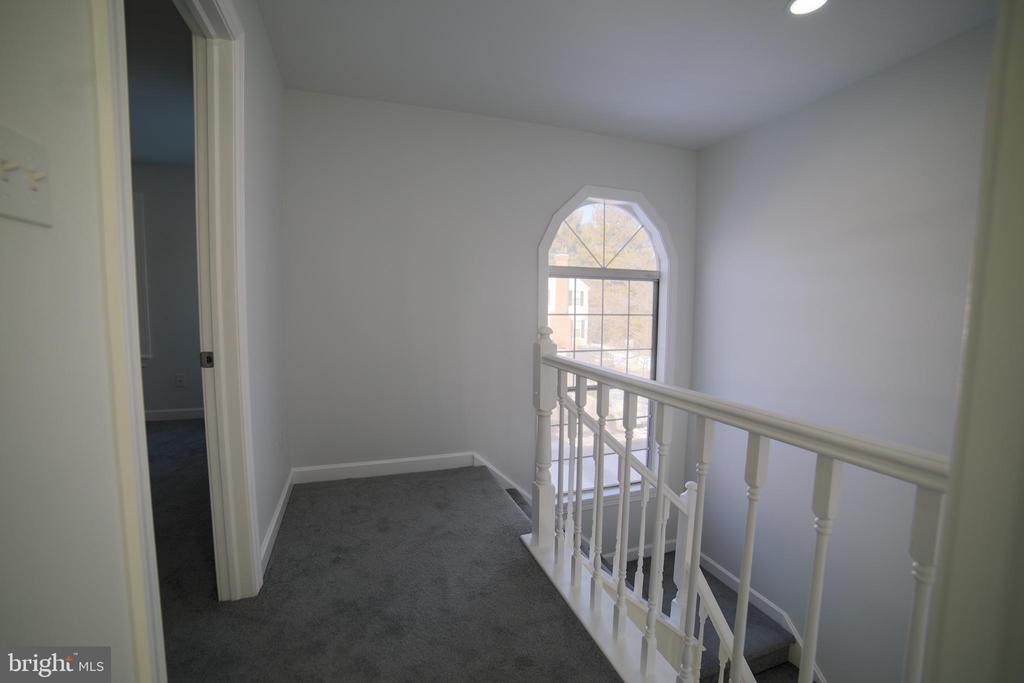 37 Village Dr