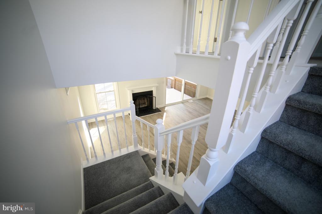 37 Village Dr