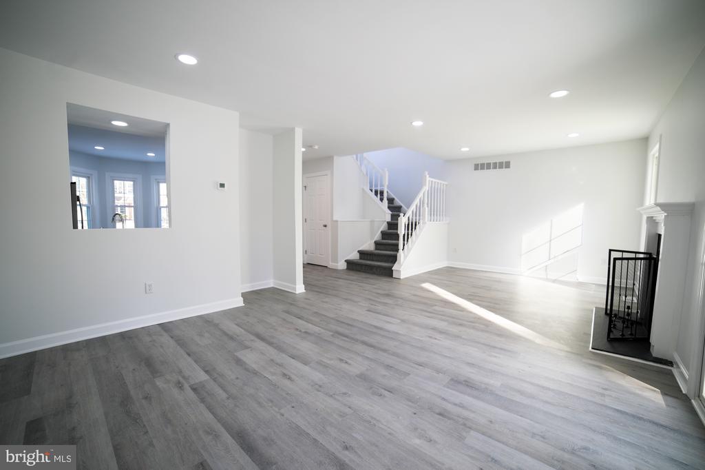 37 Village Dr