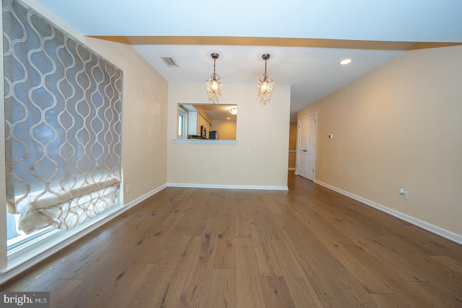 1710 Oakwood Ter #5-F