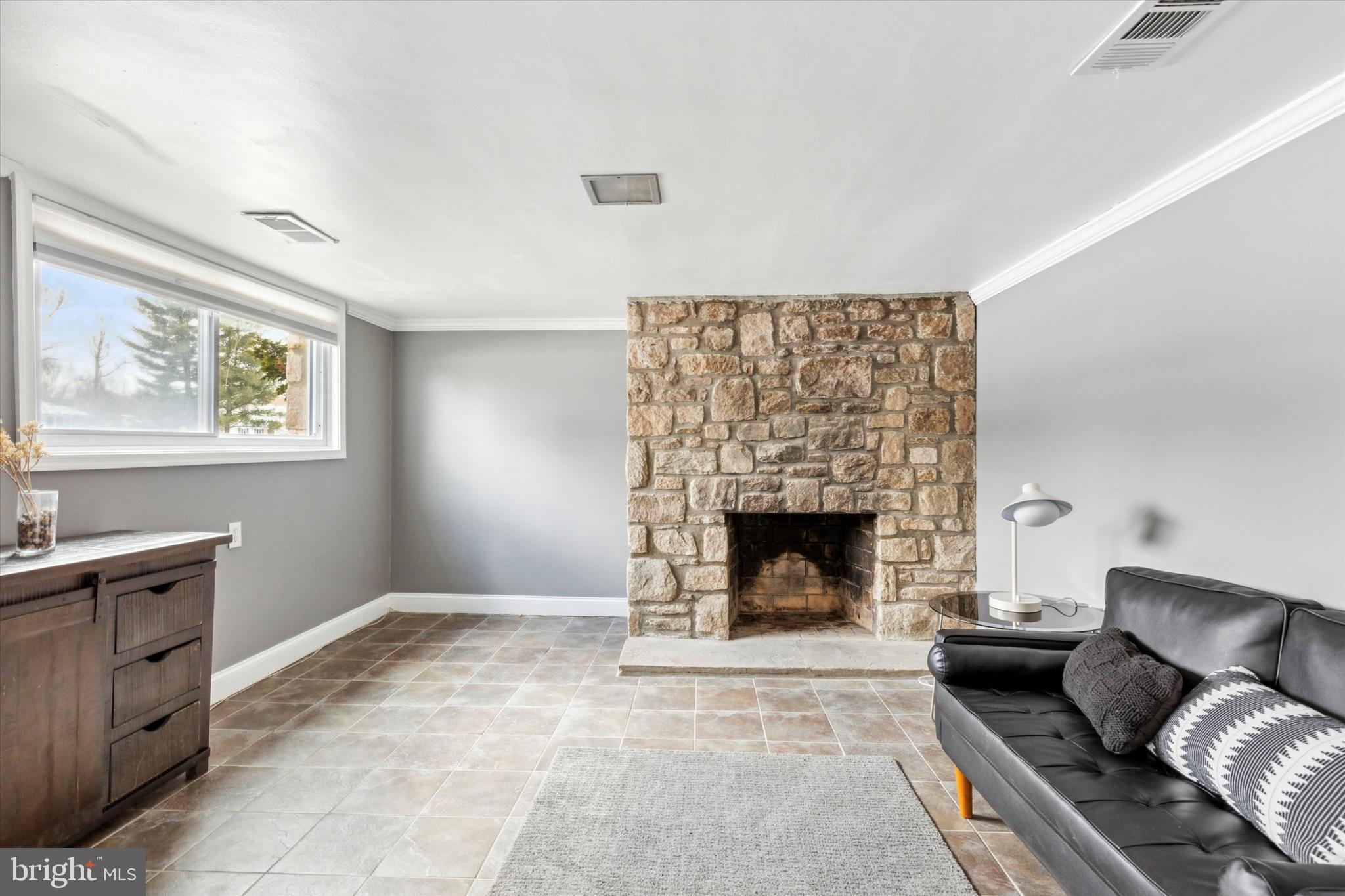 716 Oak Terrace Dr
