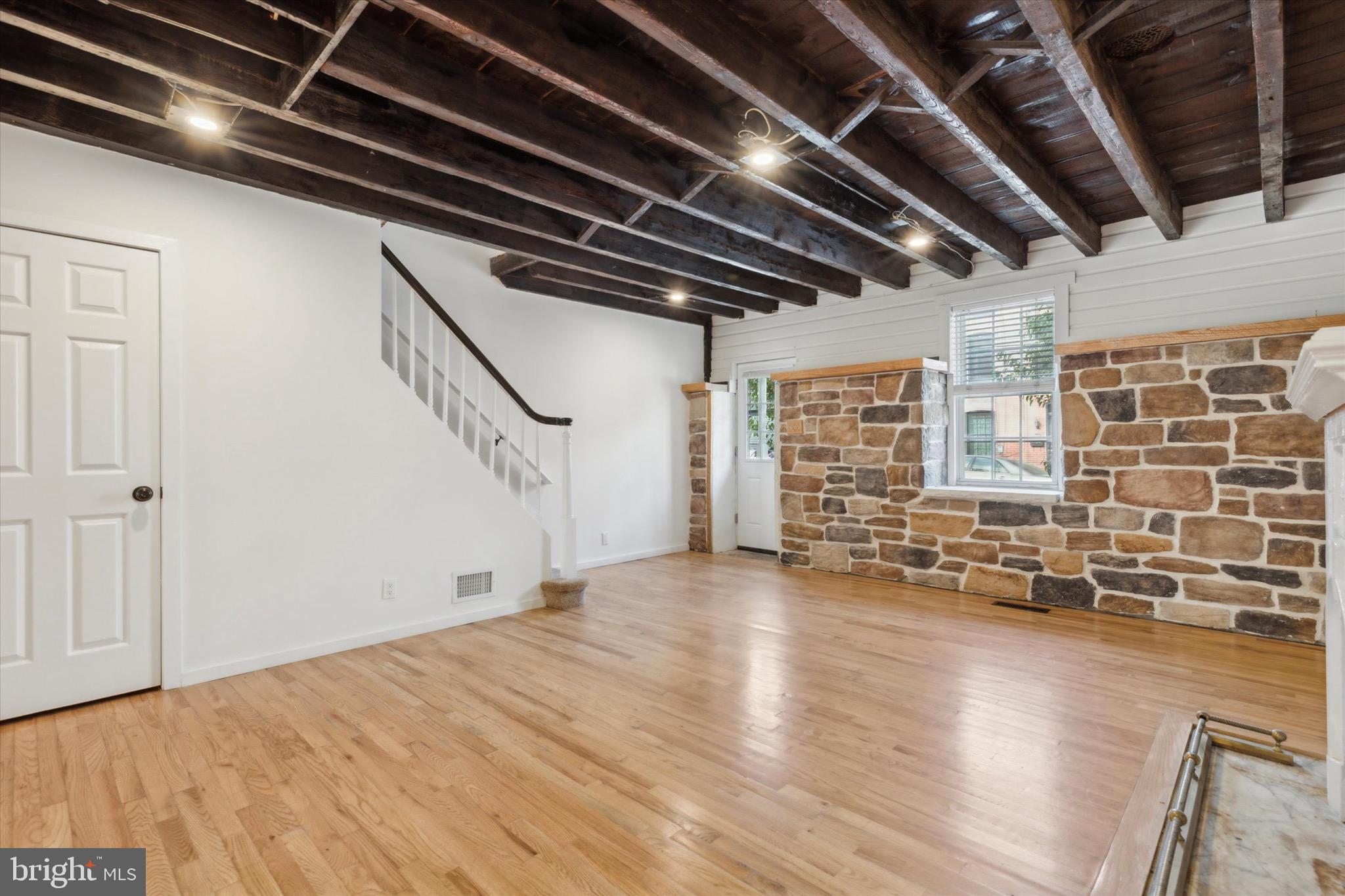 123 Ford St