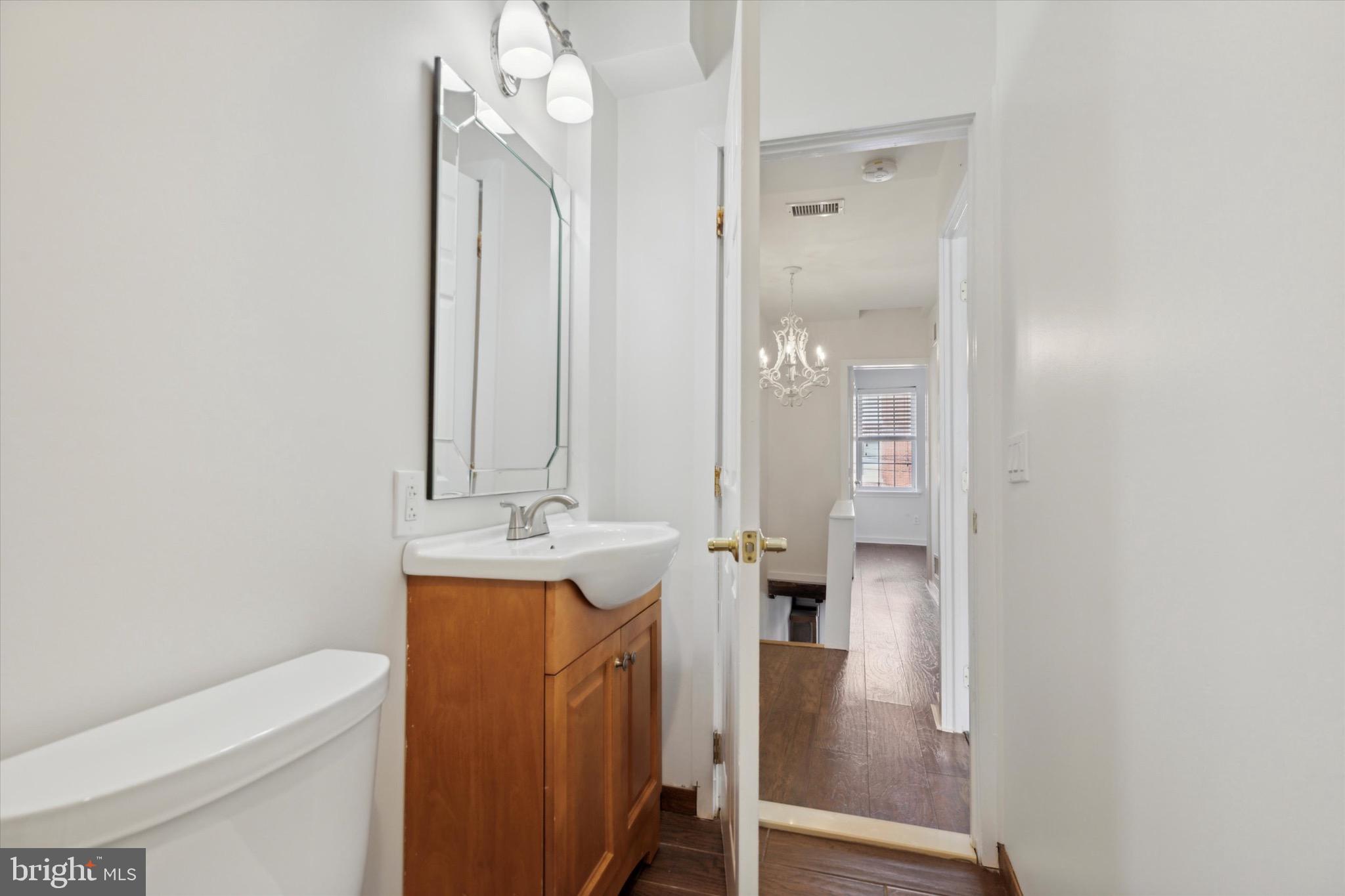 123 Ford St