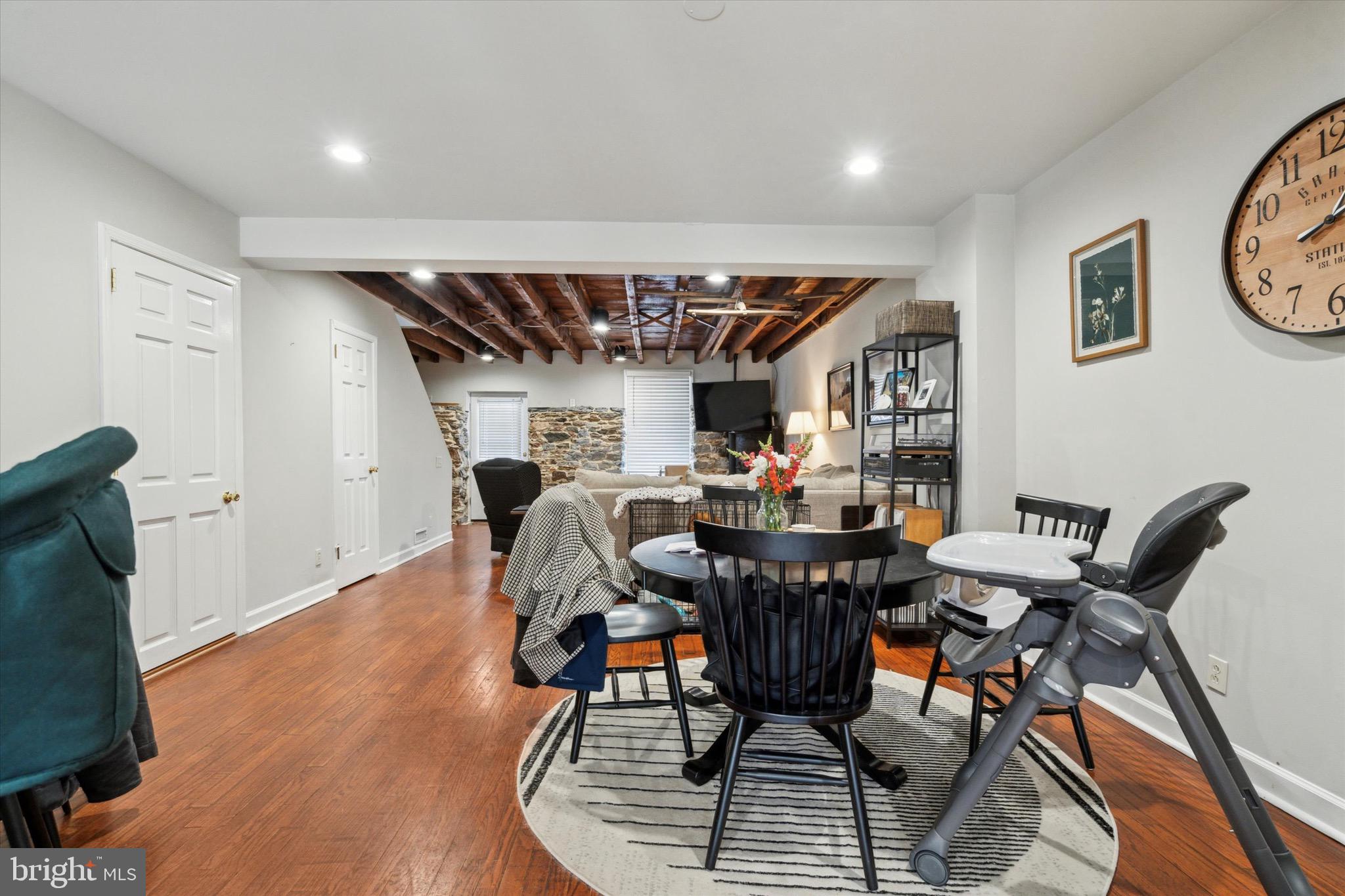 123 Ford St
