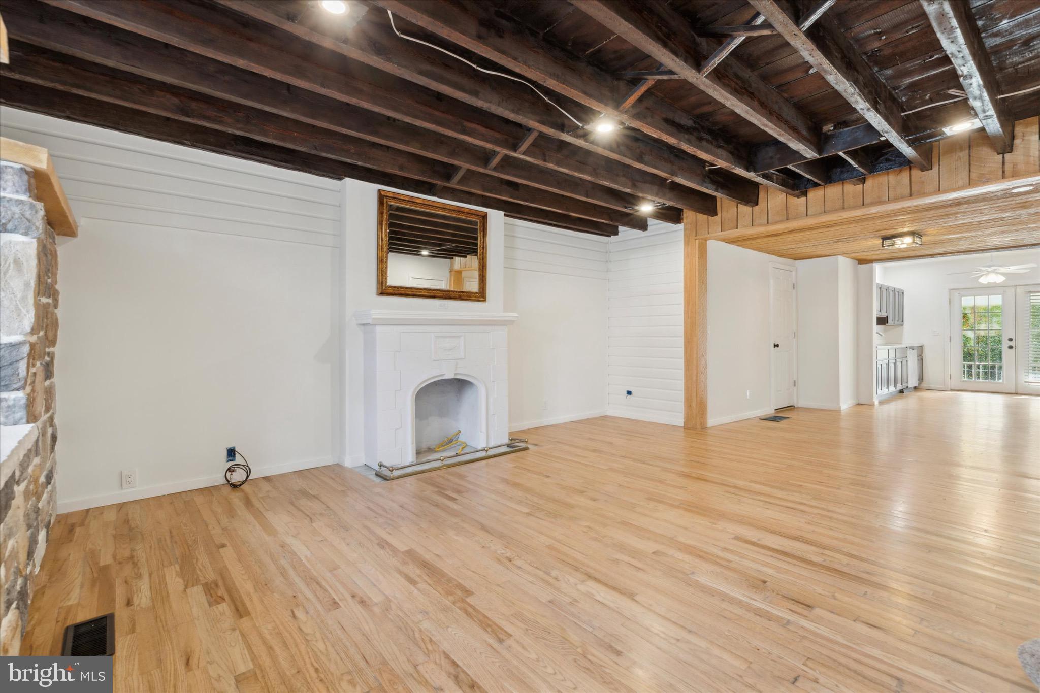 123 Ford St