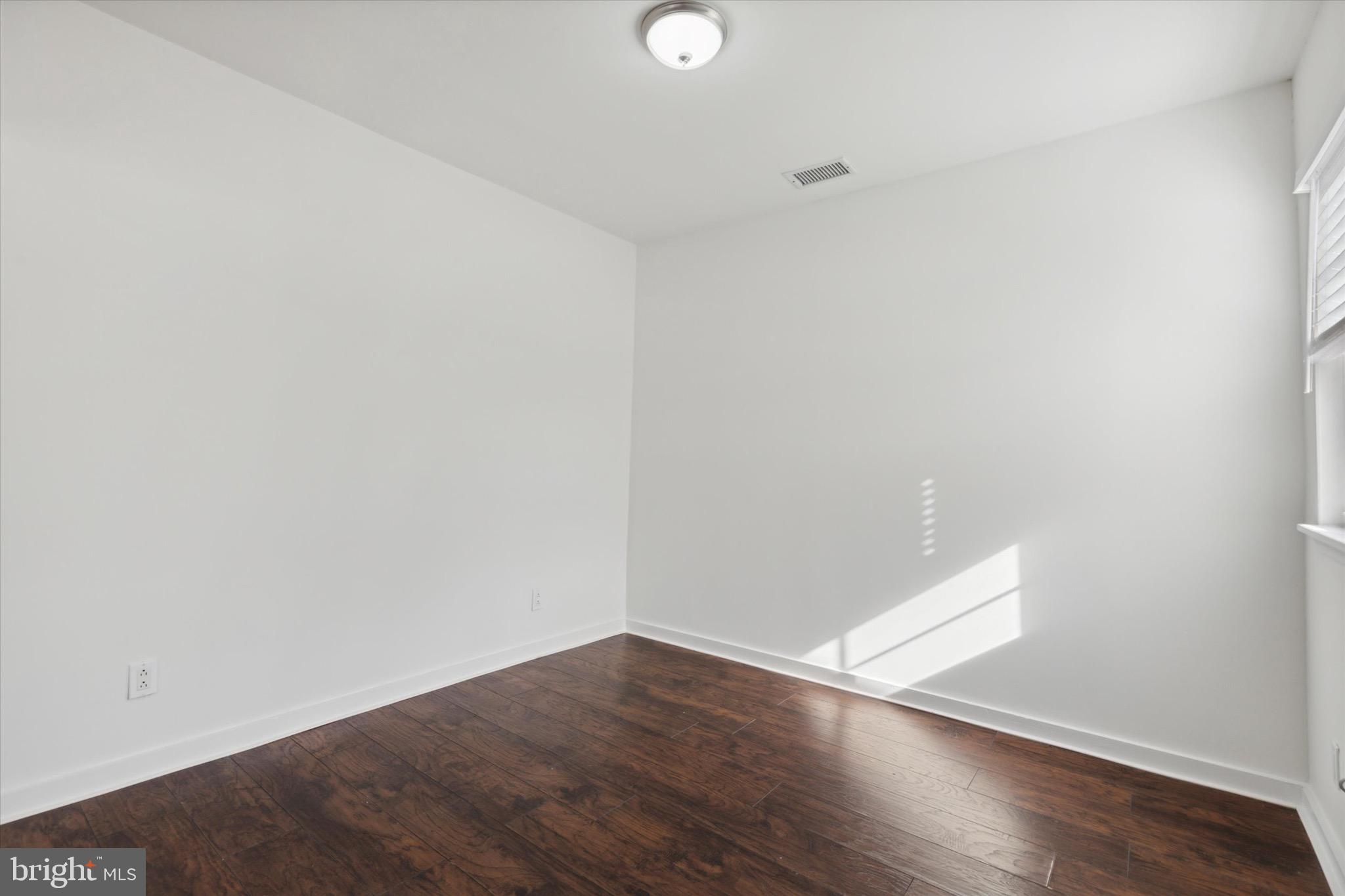 123 Ford St