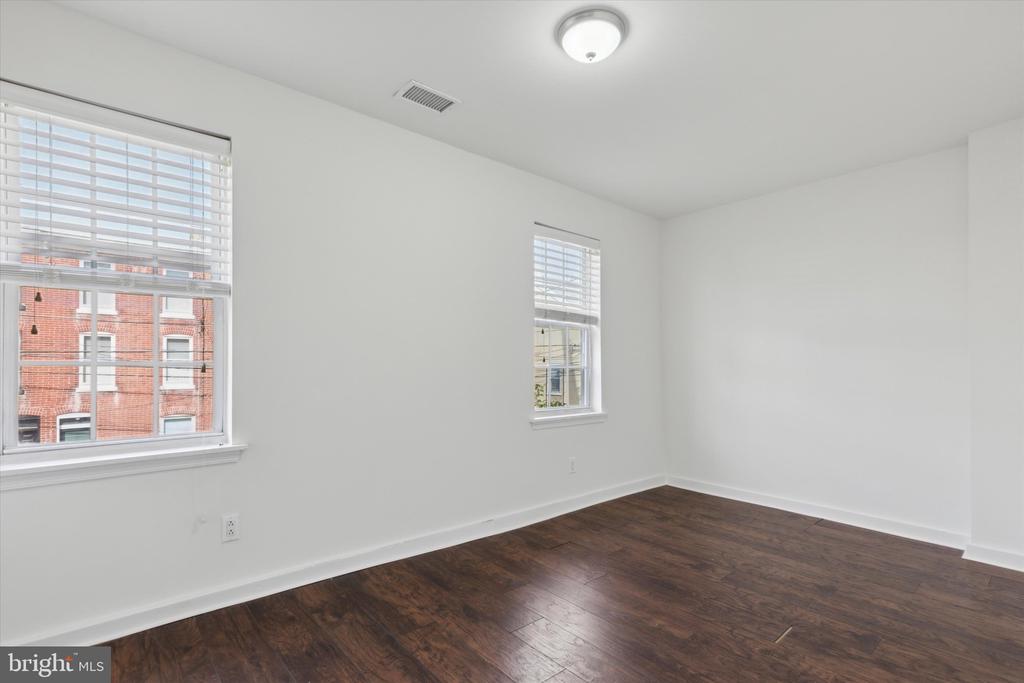 123 Ford St