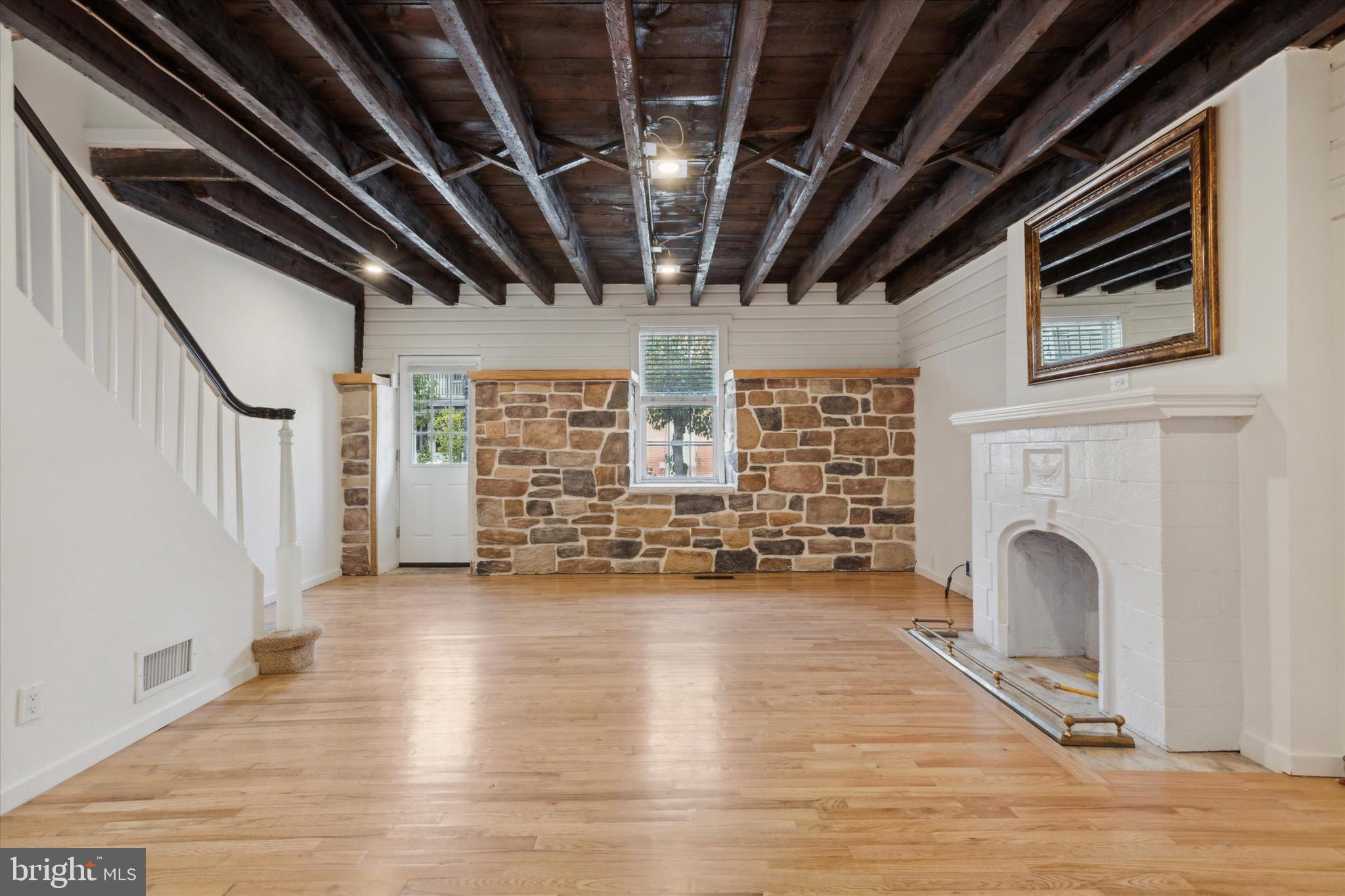 123 Ford St