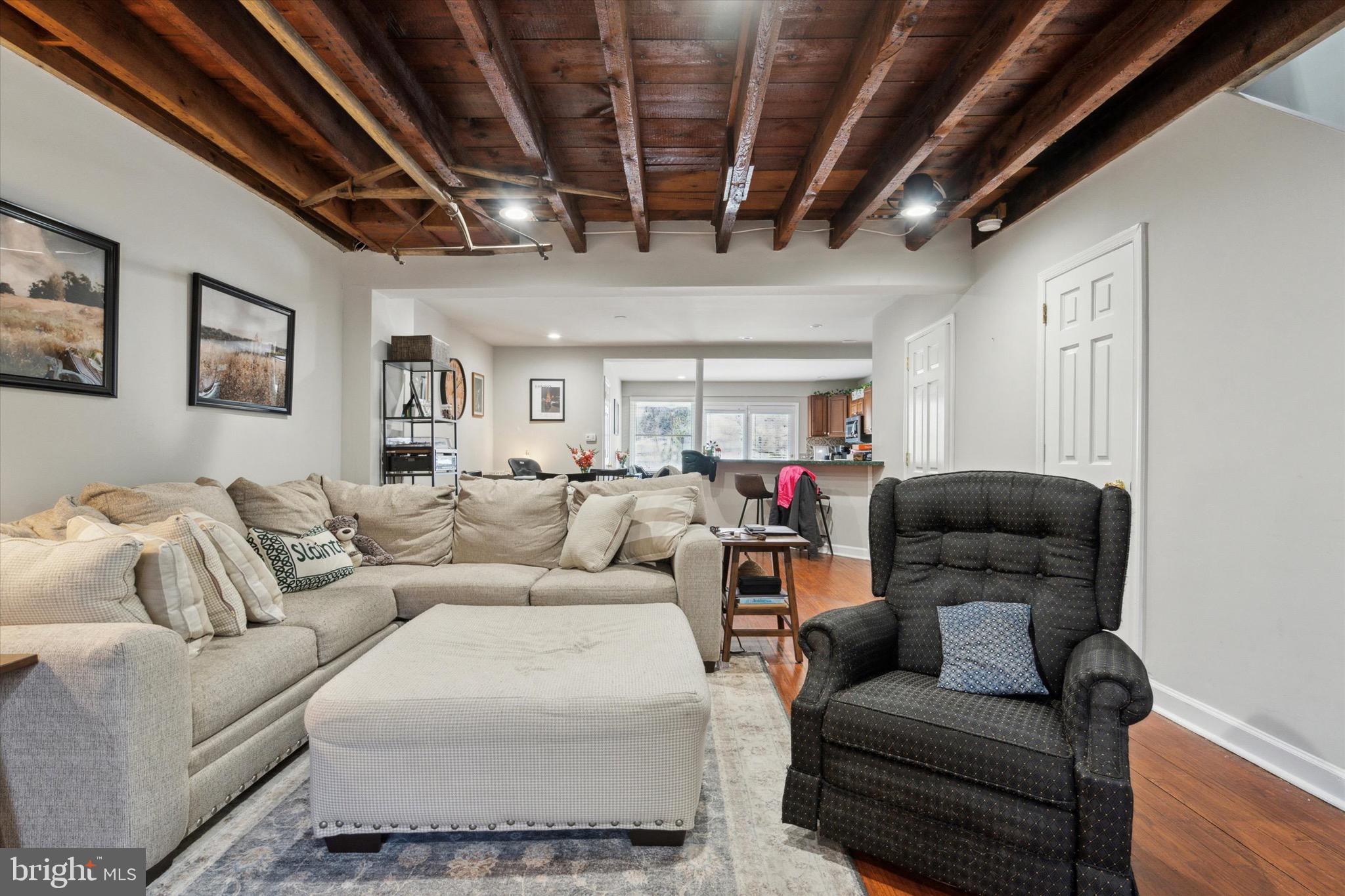 123 Ford St