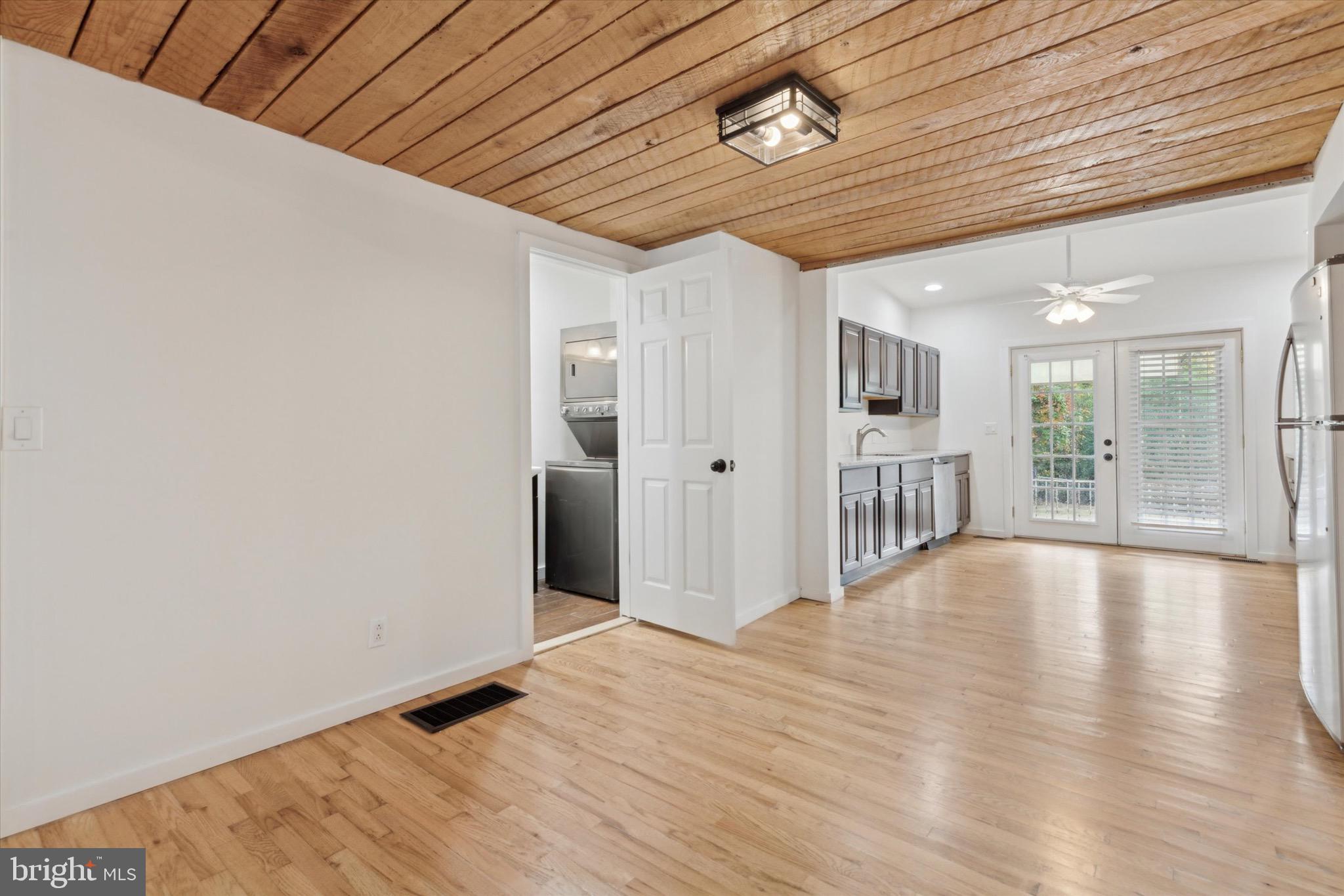 123 Ford St
