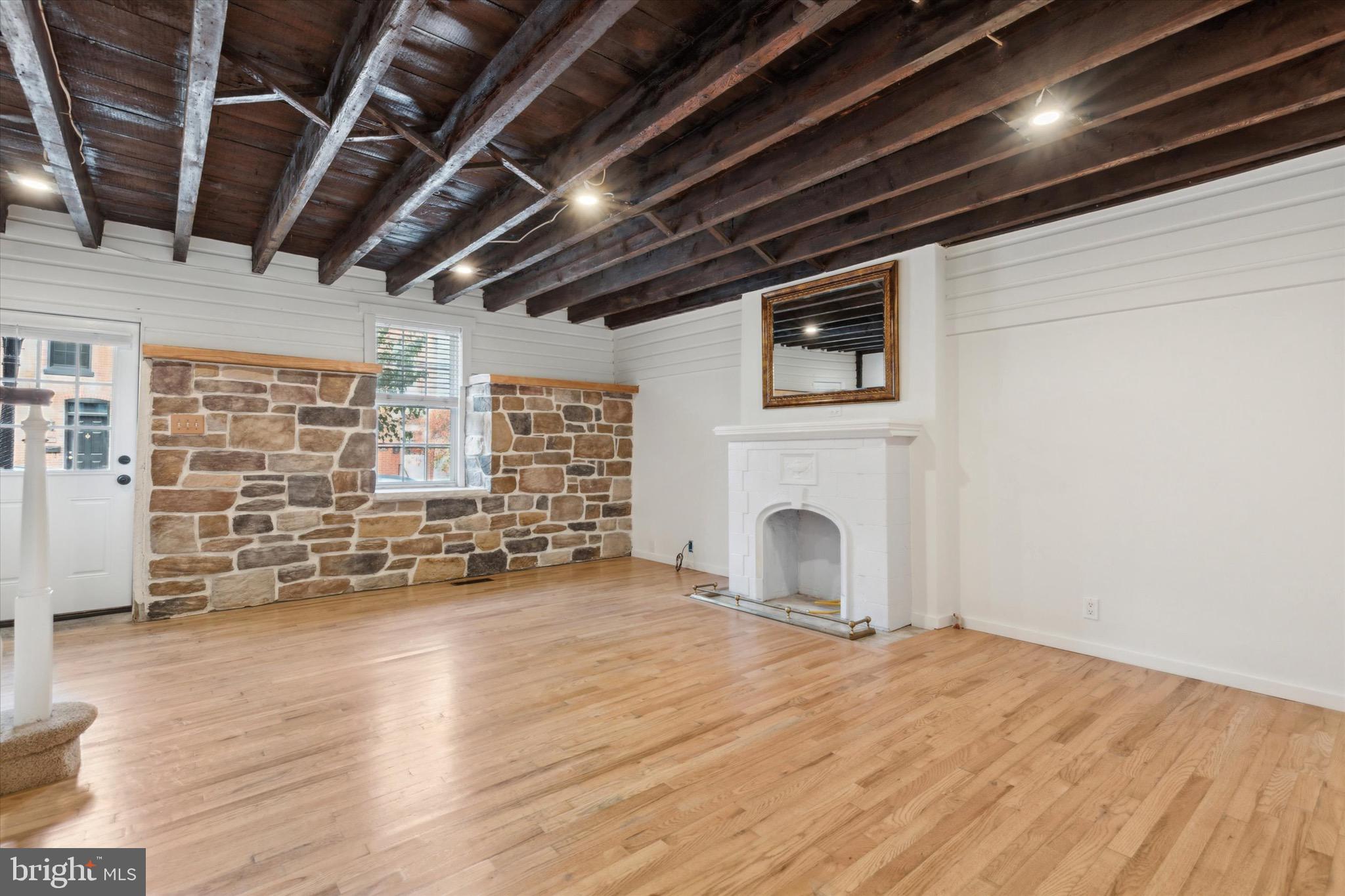 123 Ford St