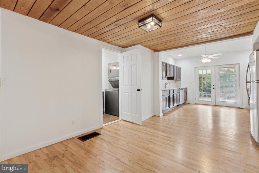 123 Ford St