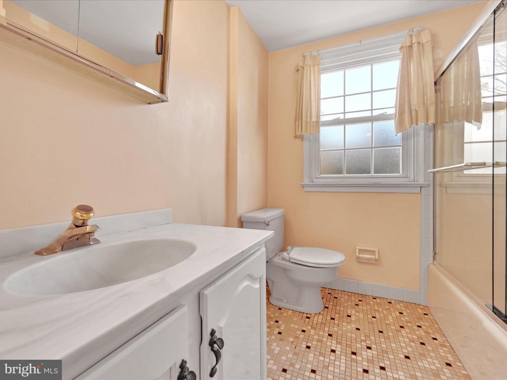 104 Shirley Rd