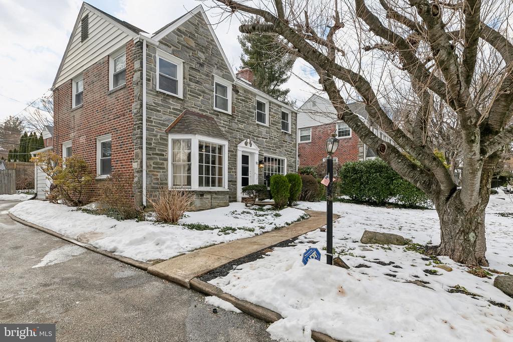57 Levering Cir