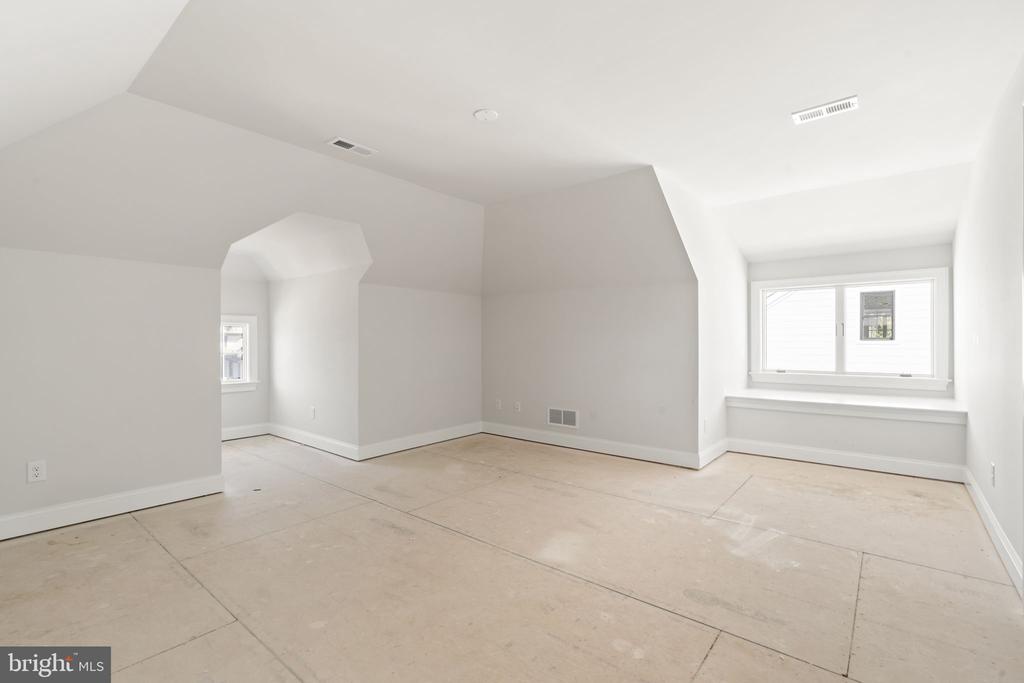 39 Simpson Rd