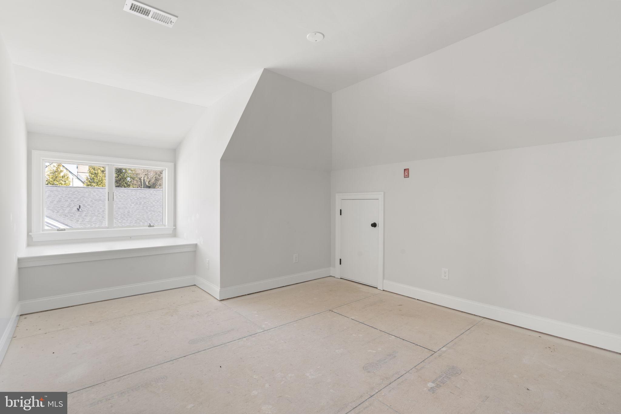 39 Simpson Rd