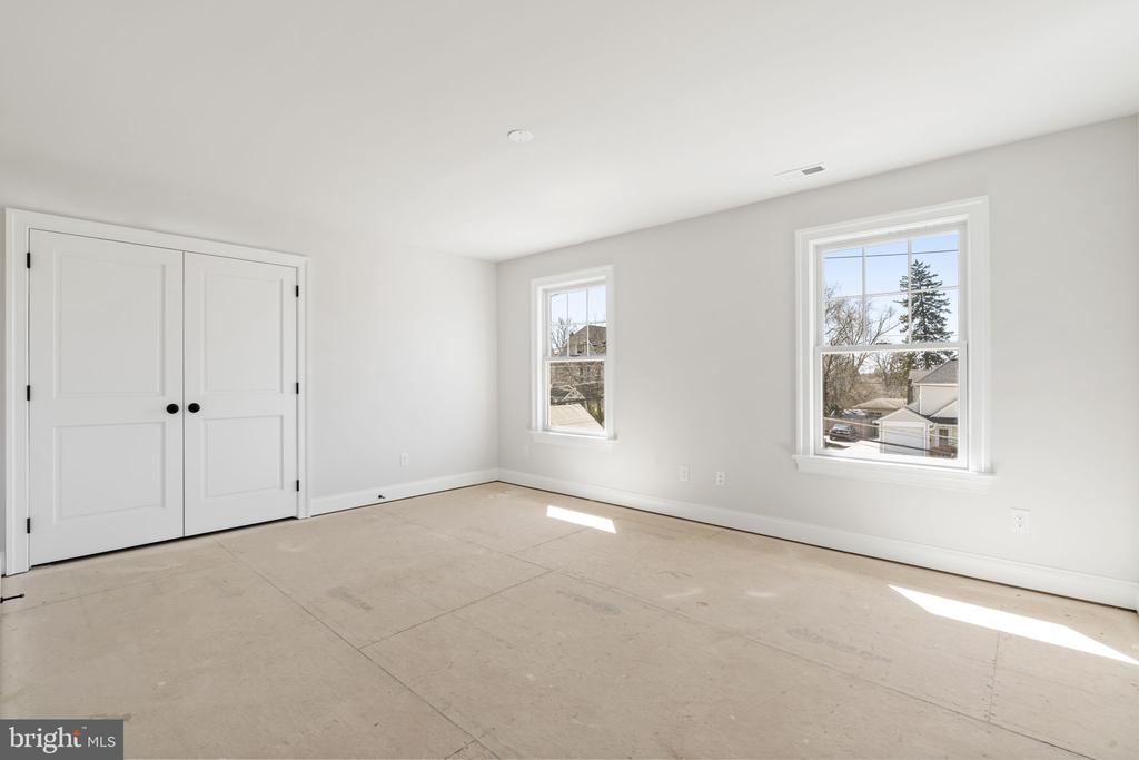 39 Simpson Rd