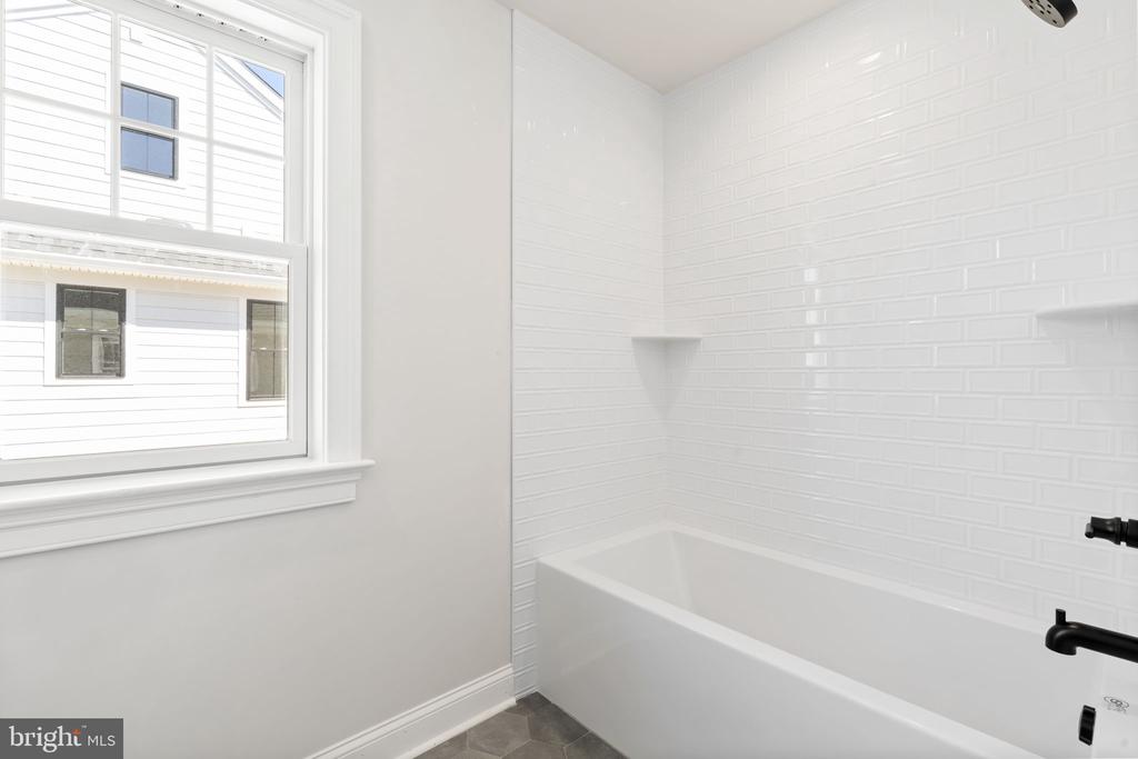 39 Simpson Rd