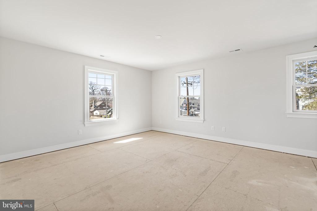 39 Simpson Rd