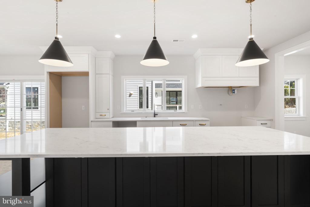 39 Simpson Rd