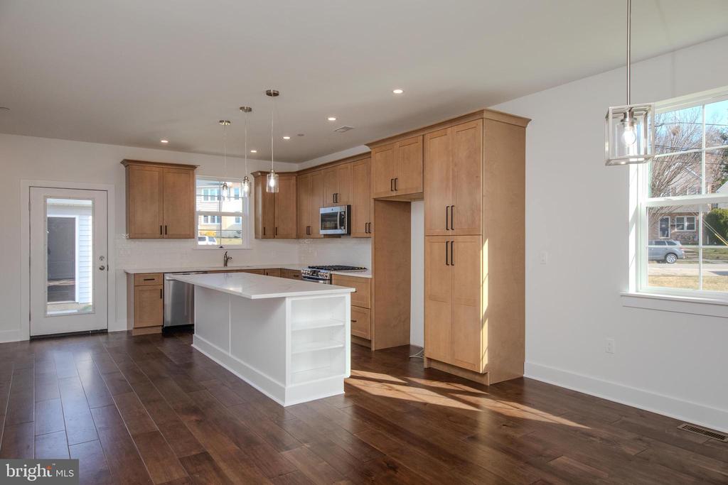 408 E 7th Ave #Lot 5