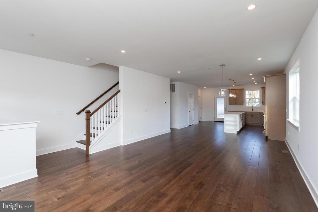 408 E 7th Ave #Lot 5