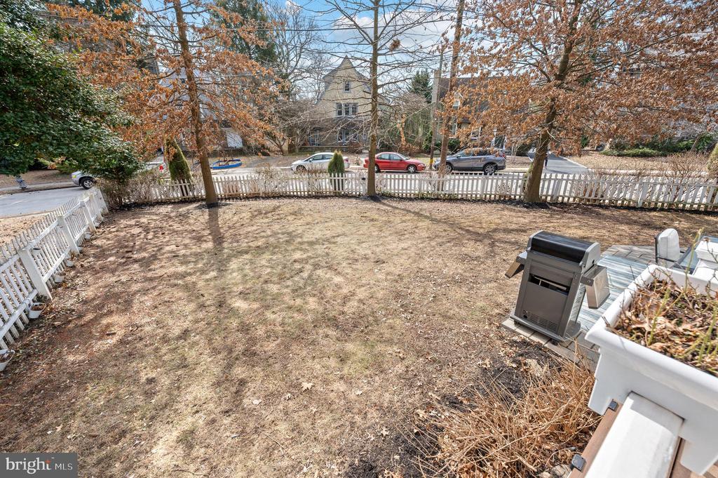 517 Merwyn Rd
