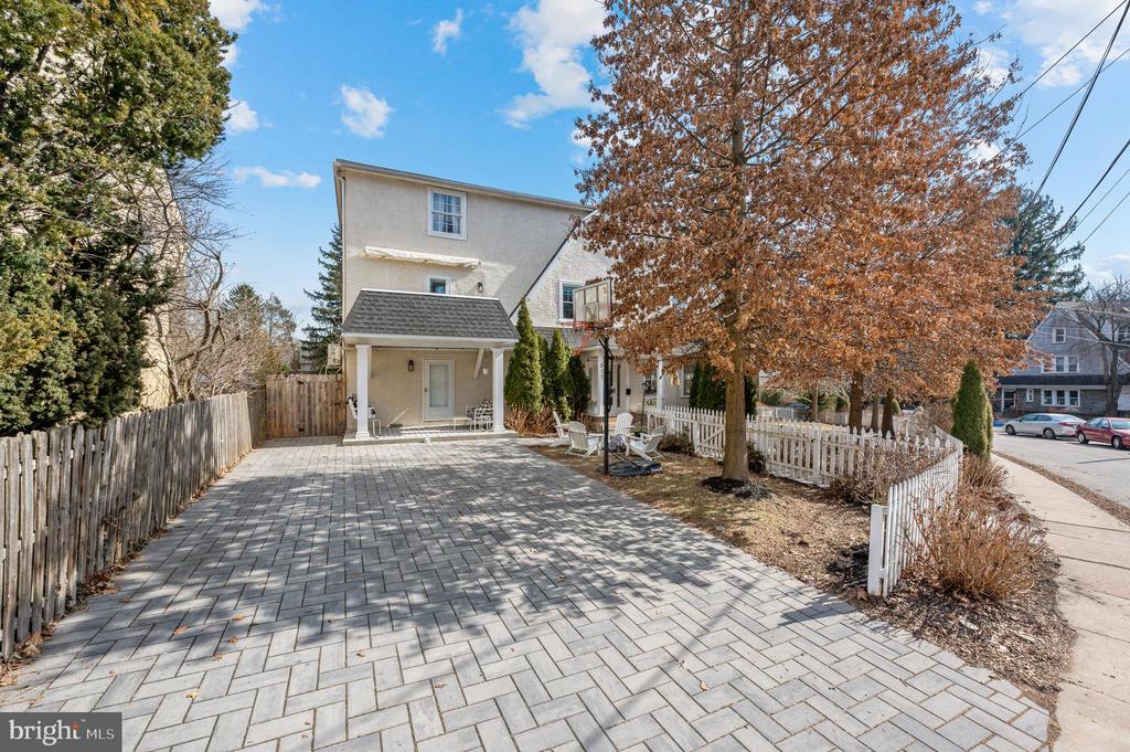 517 Merwyn Rd