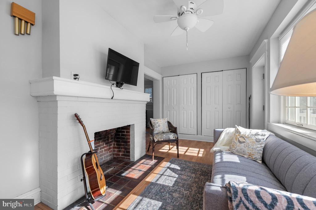 517 Merwyn Rd