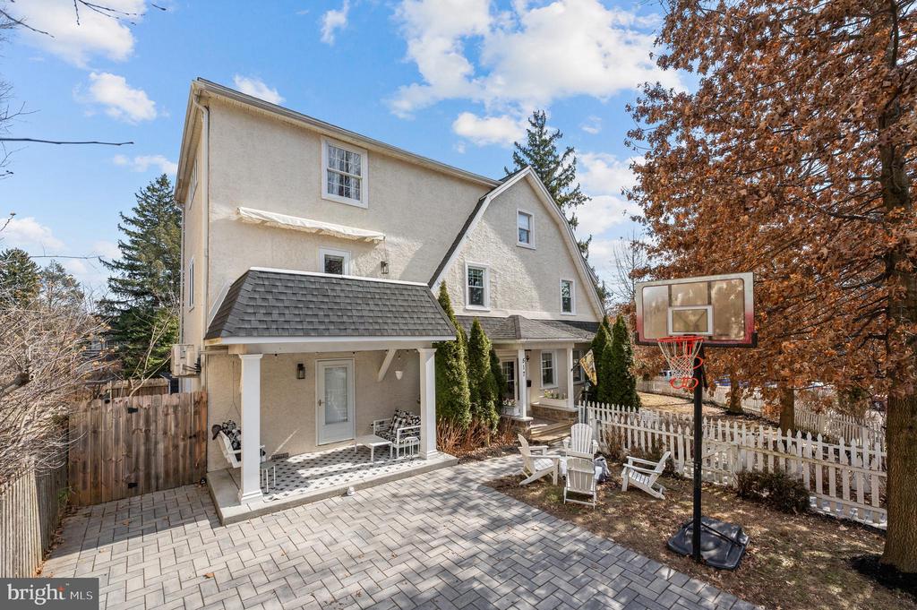 517 Merwyn Rd